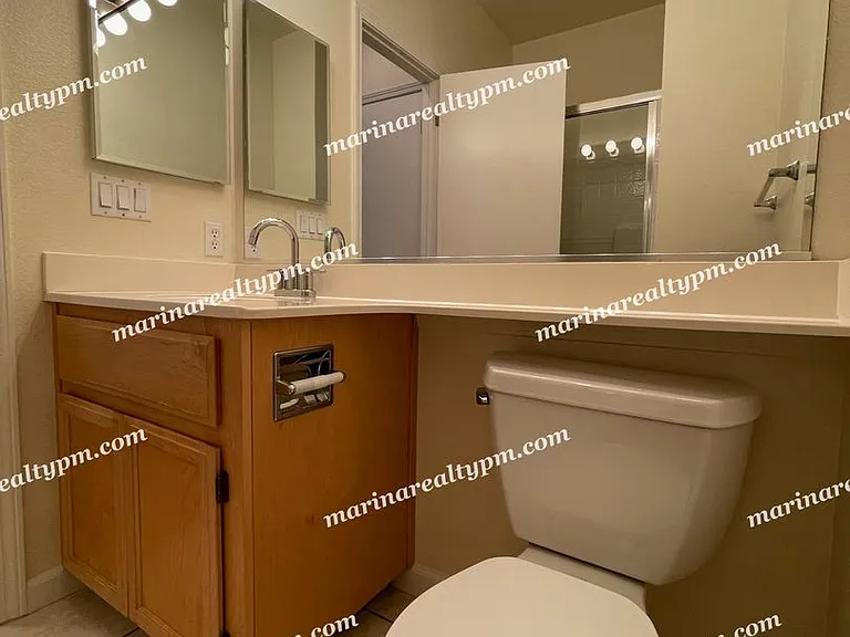 2611 Bayfront Ct — Photo 12