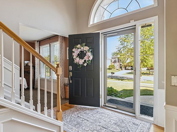 3rd image of 6439 Oakbrook Dr