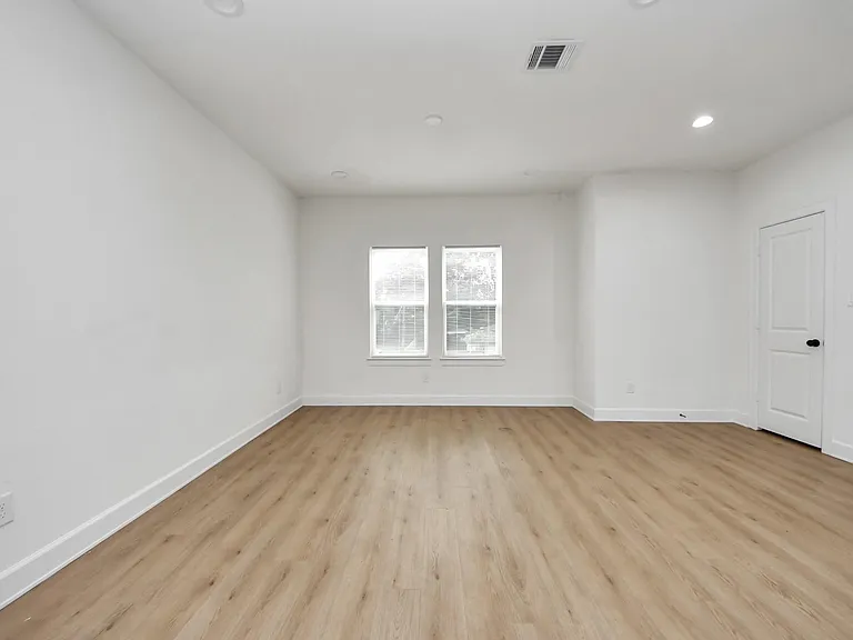 8324 Corinth St — Photo 12