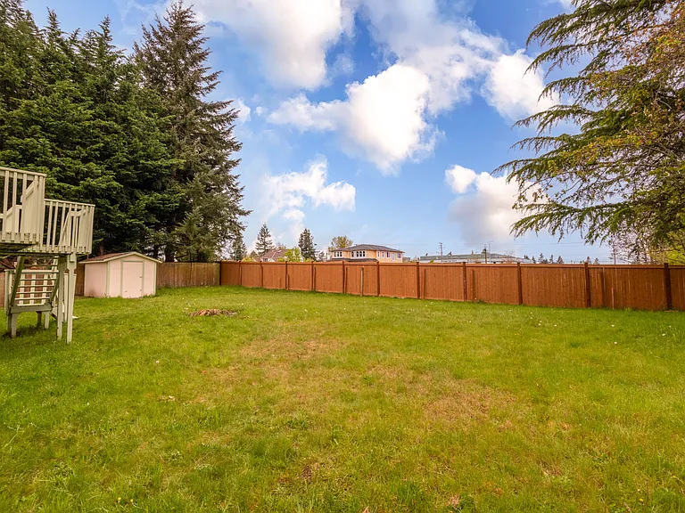 12638 SE 210th Ct — Photo 20