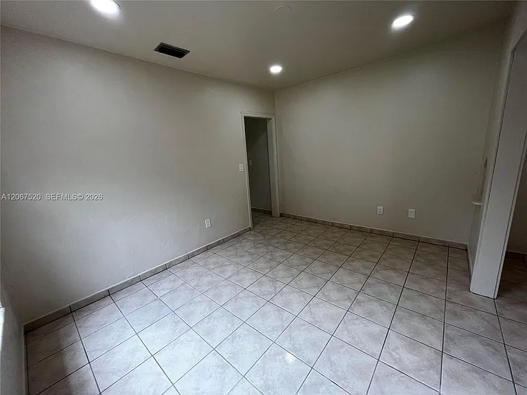 3351 SW 18th St #3351 — Photo 12