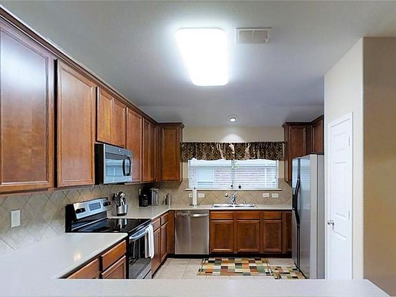 4th image of 220 Shadybrook Dr