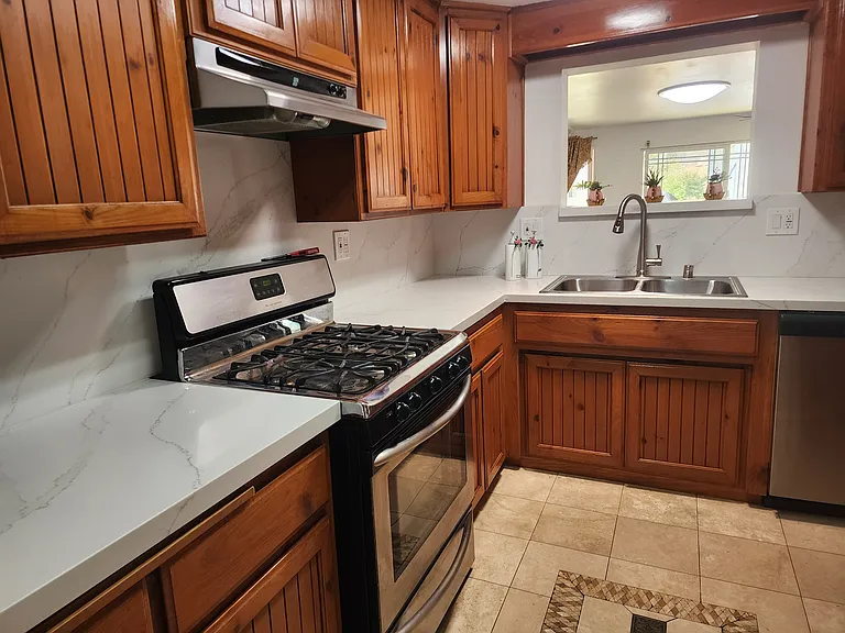 Oak Hill Dr — Photo 19