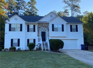 4390 Brookridge Dr, Loganville, GA 30052