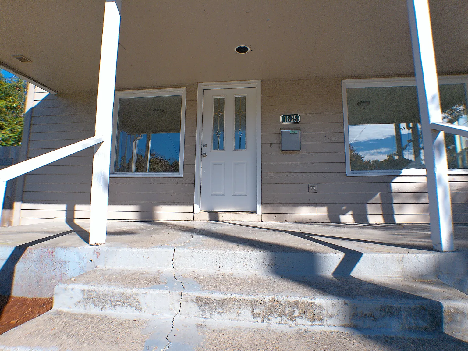 4 bed, 1922 sqft, $2,495 — Photo 3