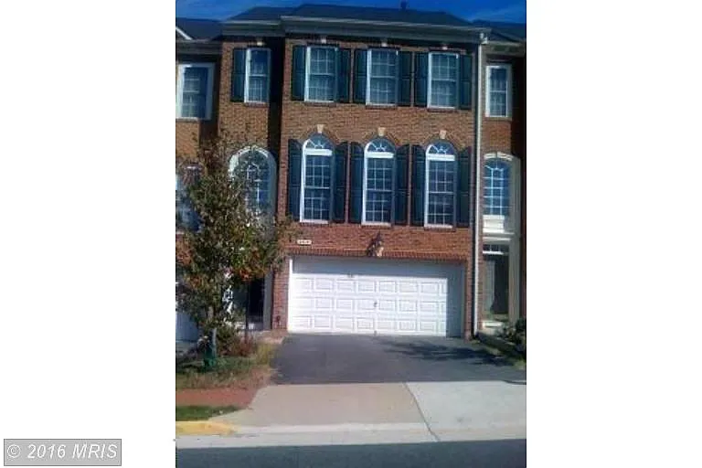 8075 Samuel Wallis St photo 1