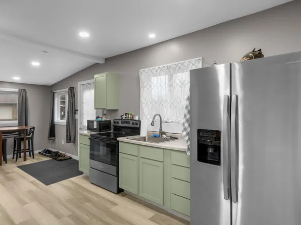 1808 Beach Dr SE, Forest Lake, MN 55025