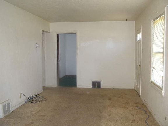 3rd image of 55345 Fairview Ave