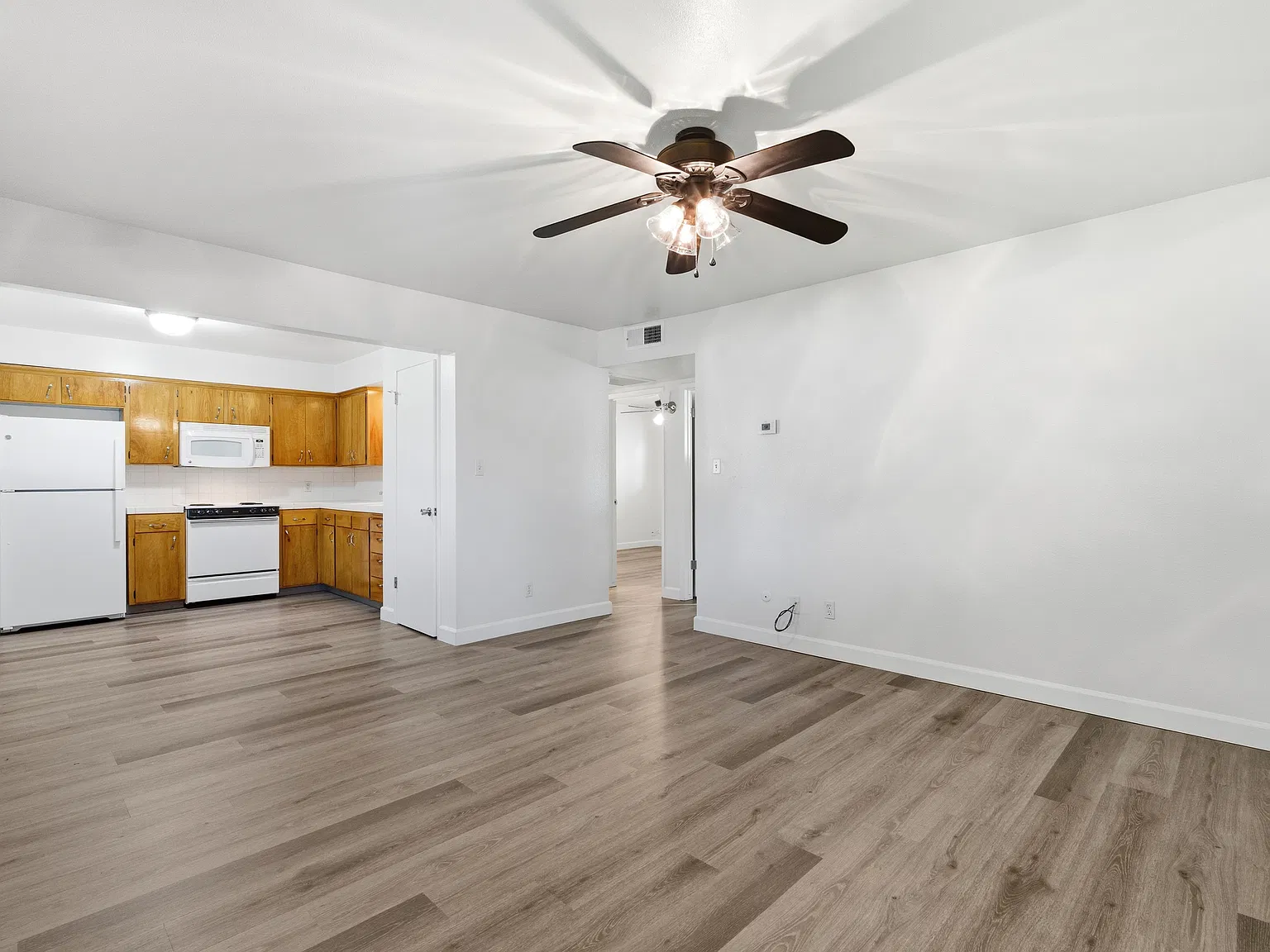 584 Villa Ave — Photo 3