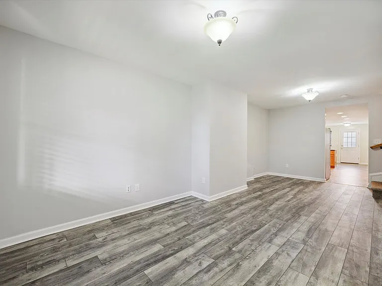 113 S Worthington St — Photo 2