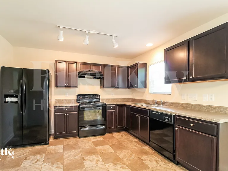 1909 Allyson Ave — Photo 7