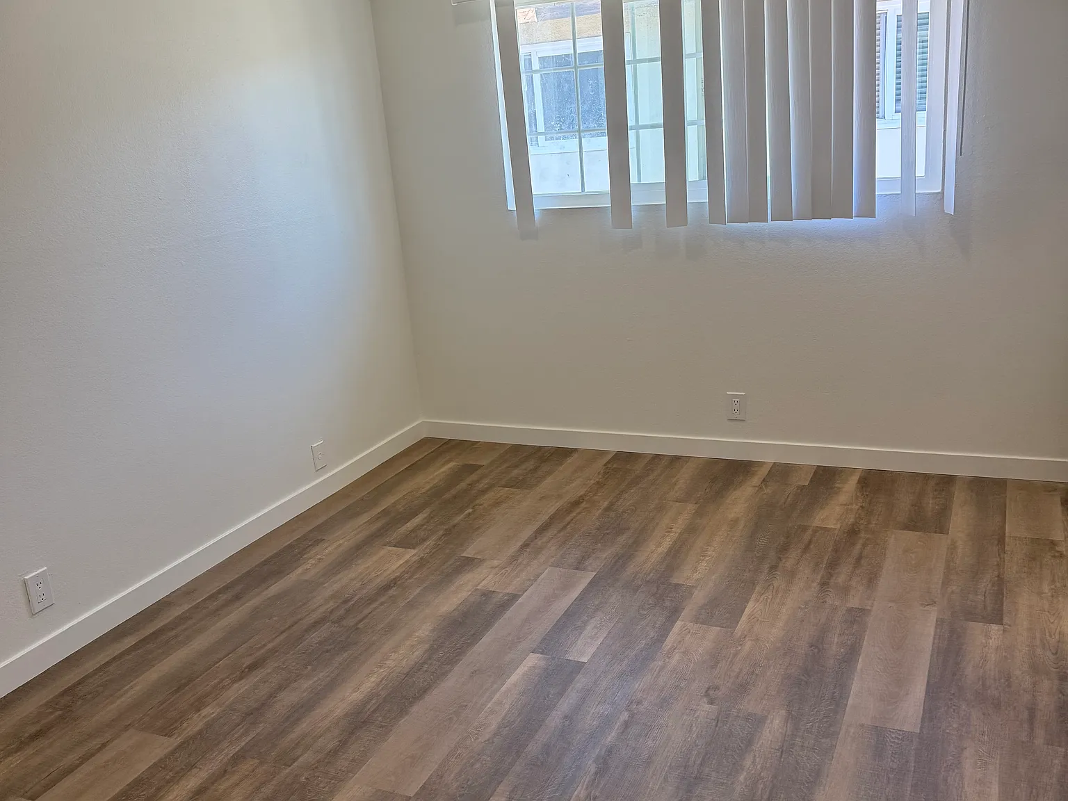 2 bed, 800 sqft, $2,500 — Photo 1