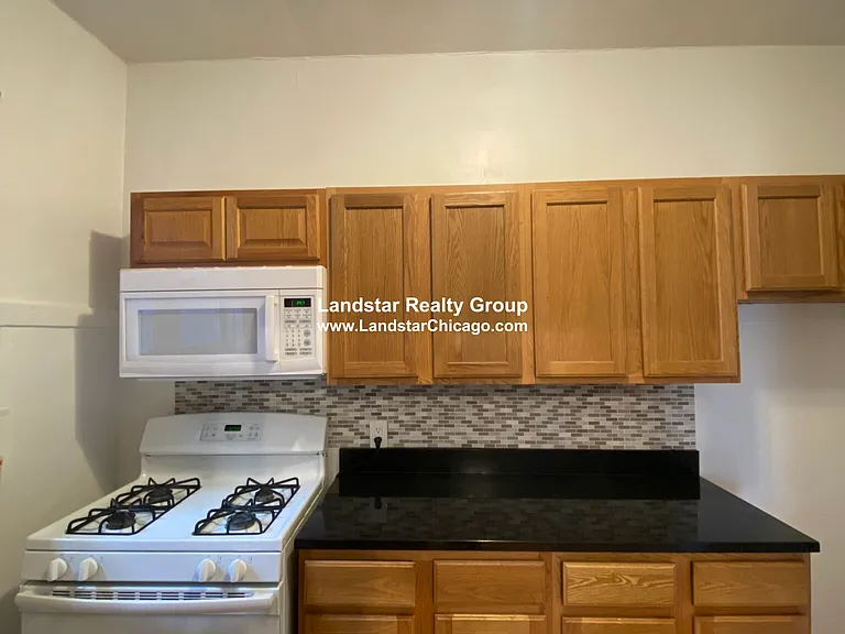 1452 Oak Ave #2N — Photo 2