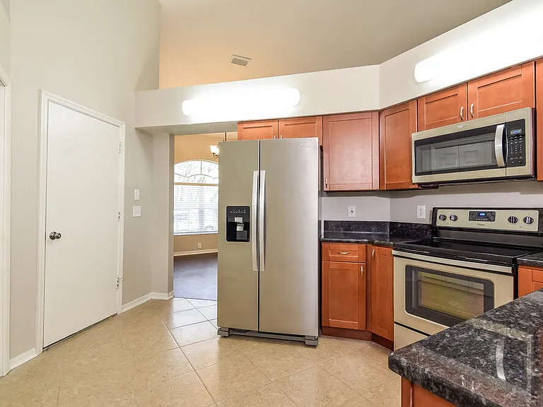 2212 Kenwick Dr — Photo 7