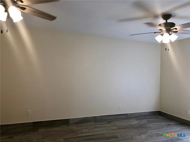 1002 Hazelton St — Photo 15