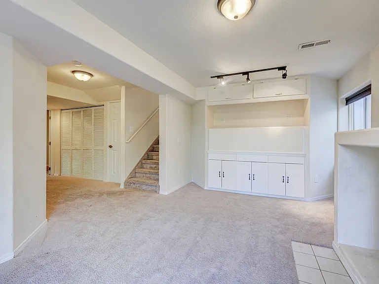 835 Ridgebury Pl — Photo 25
