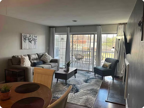 2nd image of 3017 Winterberry Dr