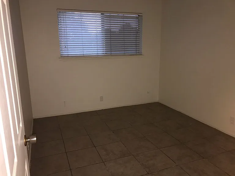 630 Maple St — Photo 34