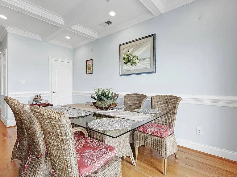 305 S Lake Park Blvd #106 — Photo 7