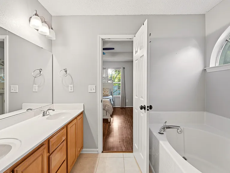9 Whitewater Ct — Photo 22