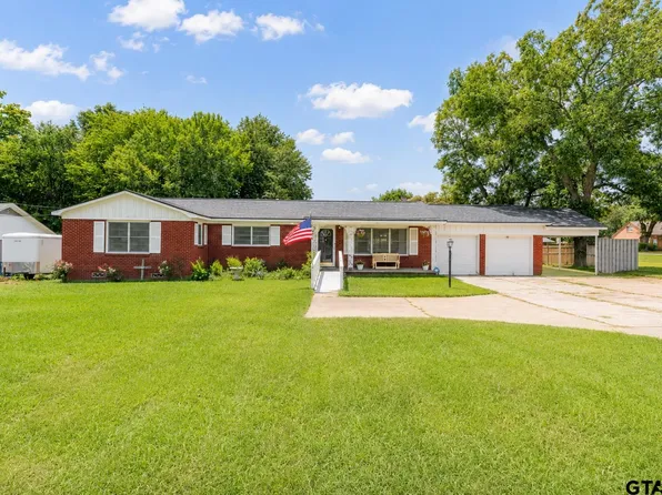 1611 N Pacific St, Mineola, TX 75773