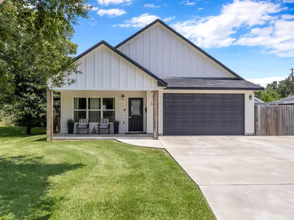3220 Ash Ave, Groves, TX 77619