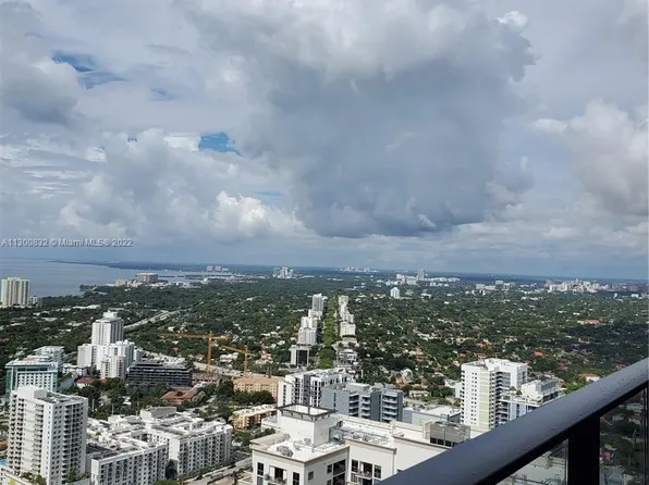 45 SW 9th St APT 4704, Miami, FL 33130