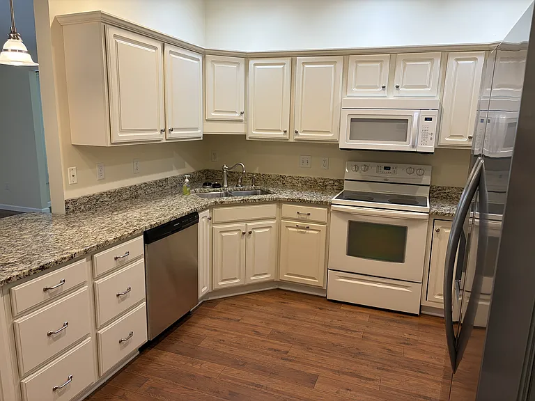 1324 Rosalind Dr — Photo 8