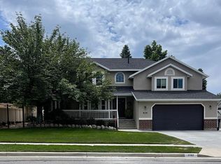 2062 E Glacier View Dr, Sandy, UT 84092