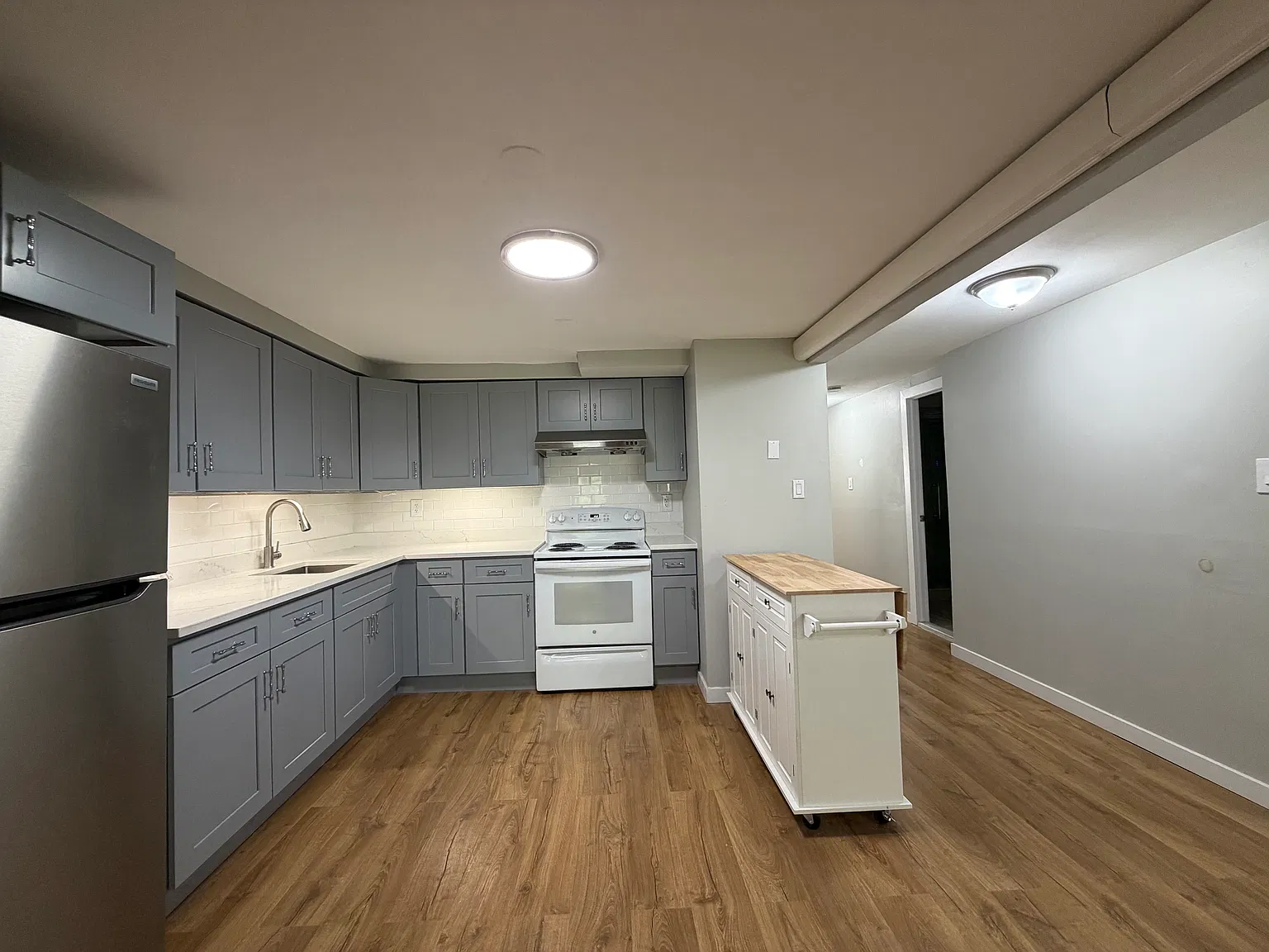 3 bed, $3,300 — Photo 1