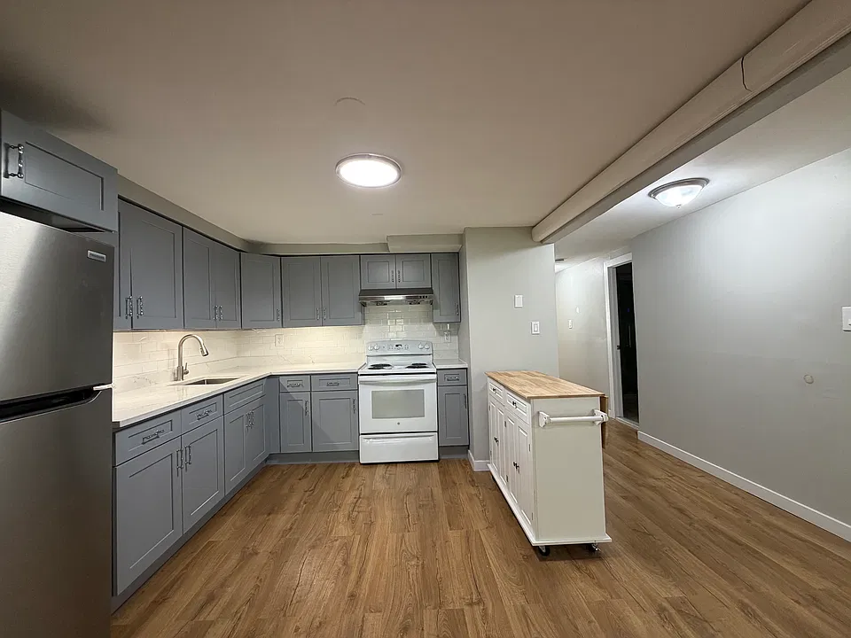 13-37 Bell Blvd #3