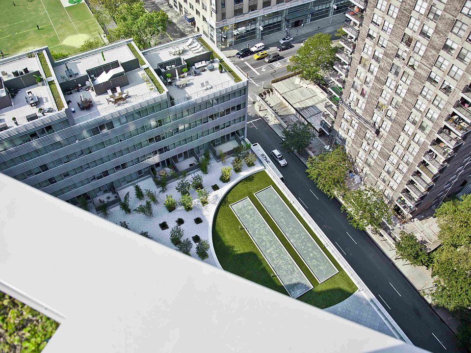 1st image of 554 W 54th St #30