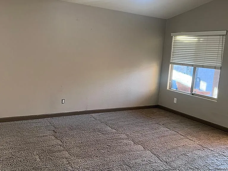 1148 E Barrus Dr — Photo 17