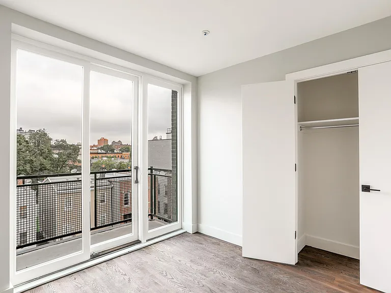 146 Erasmus St #3C — Photo 6