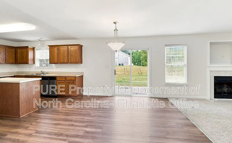 1223 Ben Livingston Rd