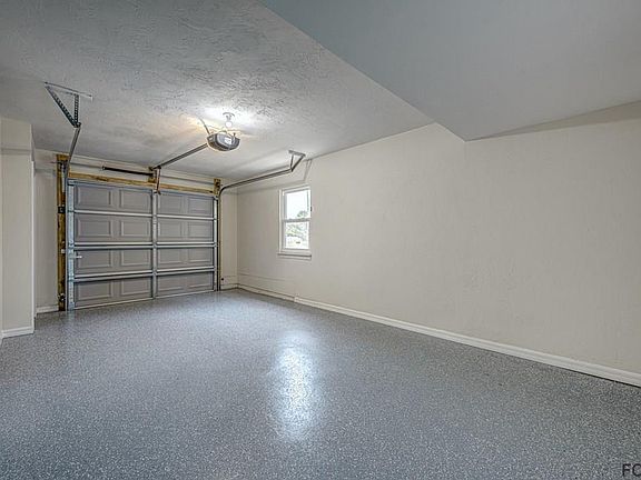 5th image of 2215 S Central Ave #A