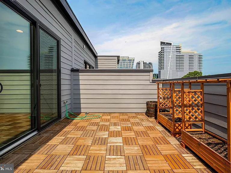 11247 Beaker St — Photo 38