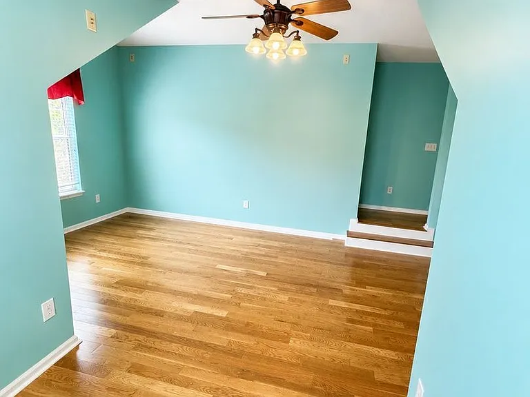 1525 Clarendon Way — Photo 17