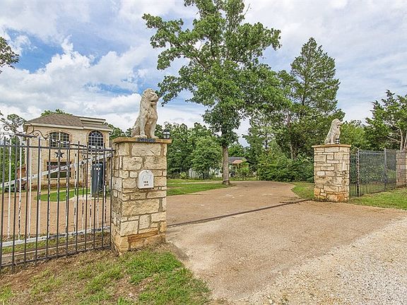 2nd image of 157 Meadowood Dr