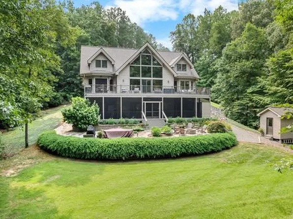 68 E Sunrise Dr, Warsaw, VA 22572