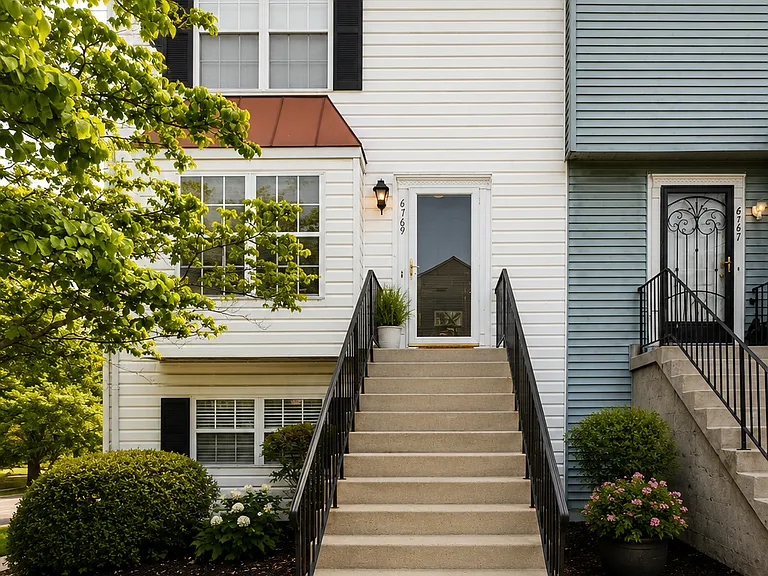 6769 Milltown Ct — Photo 17