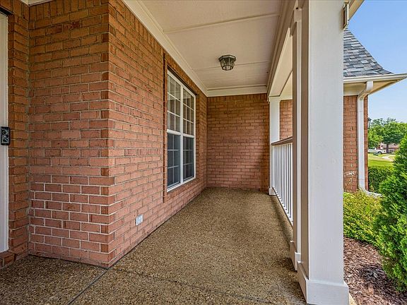 4th image of 11634 Belle Manor Dr