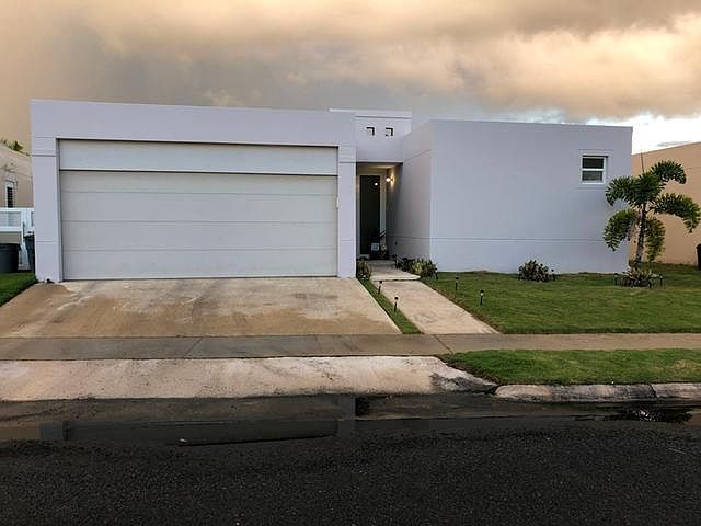 1st image of 3 Calle Olivo