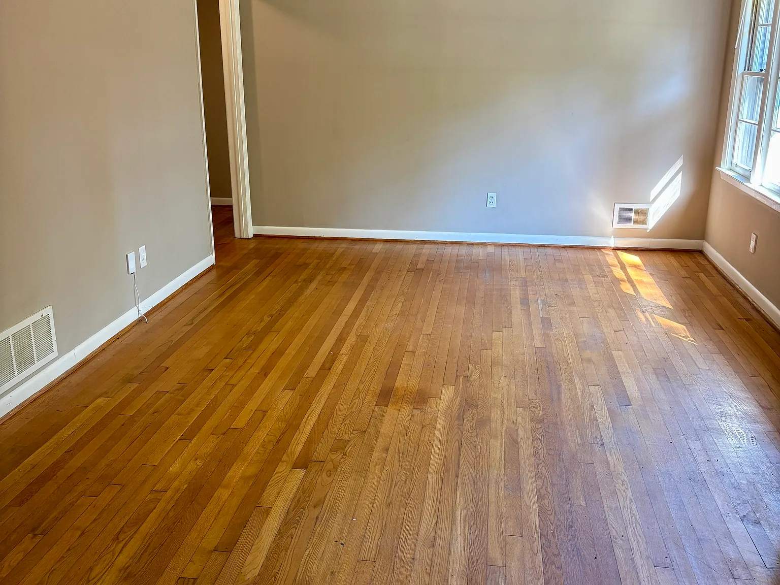 3 bed, 1.5 bath, 1266 sqft, $1,625 — Photo 4
