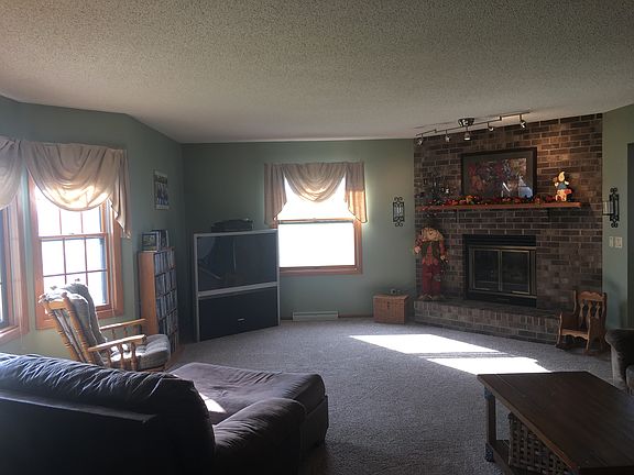Living Room w/Gas Fireplace