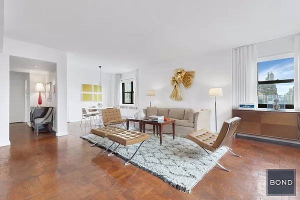 Sold by Bond New York | media 25