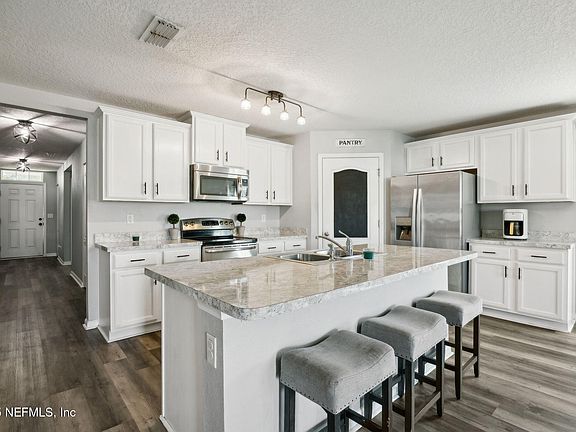 4th image of 3580 SUMMIT OAKS Drive