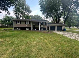 906 N Hillcrest Rd, Vincennes, IN 47591