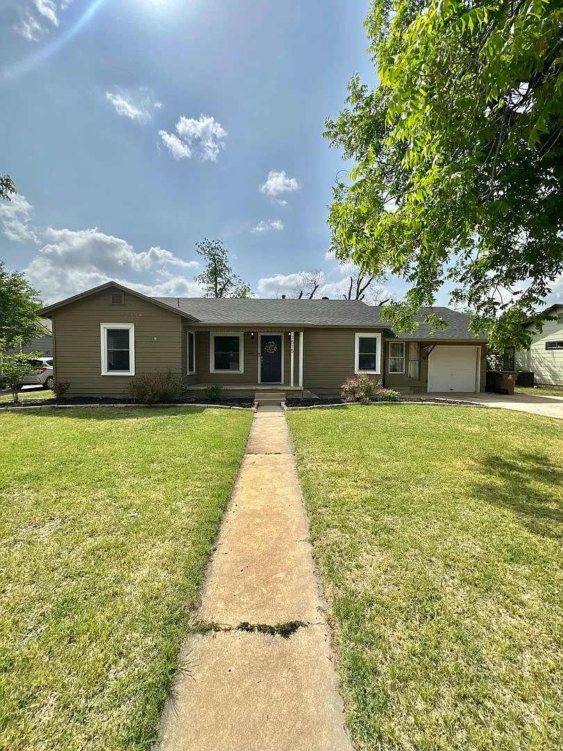 Coming Soon | Charming 3-Bedroom Home In Santa Rita! — Photo 1