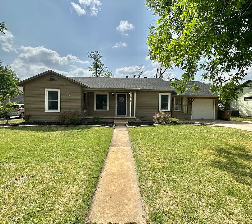 1515 S Van Buren St